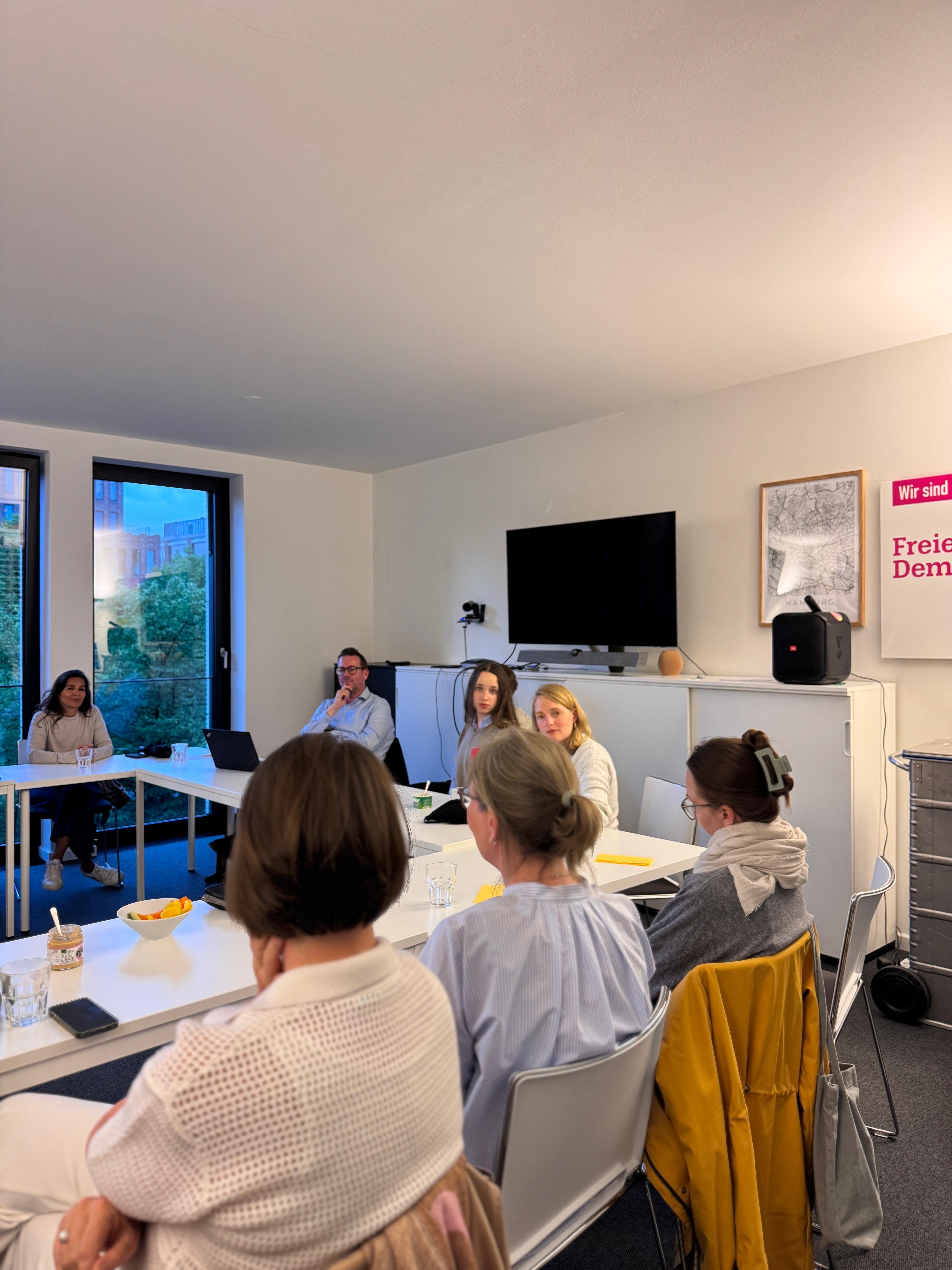 Female Afterwork mit Finn Ole Ritter